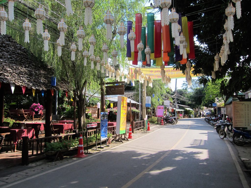 Festive street - Pai