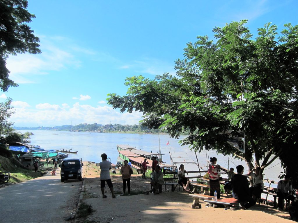 The mighty Mekong - messing about in boats