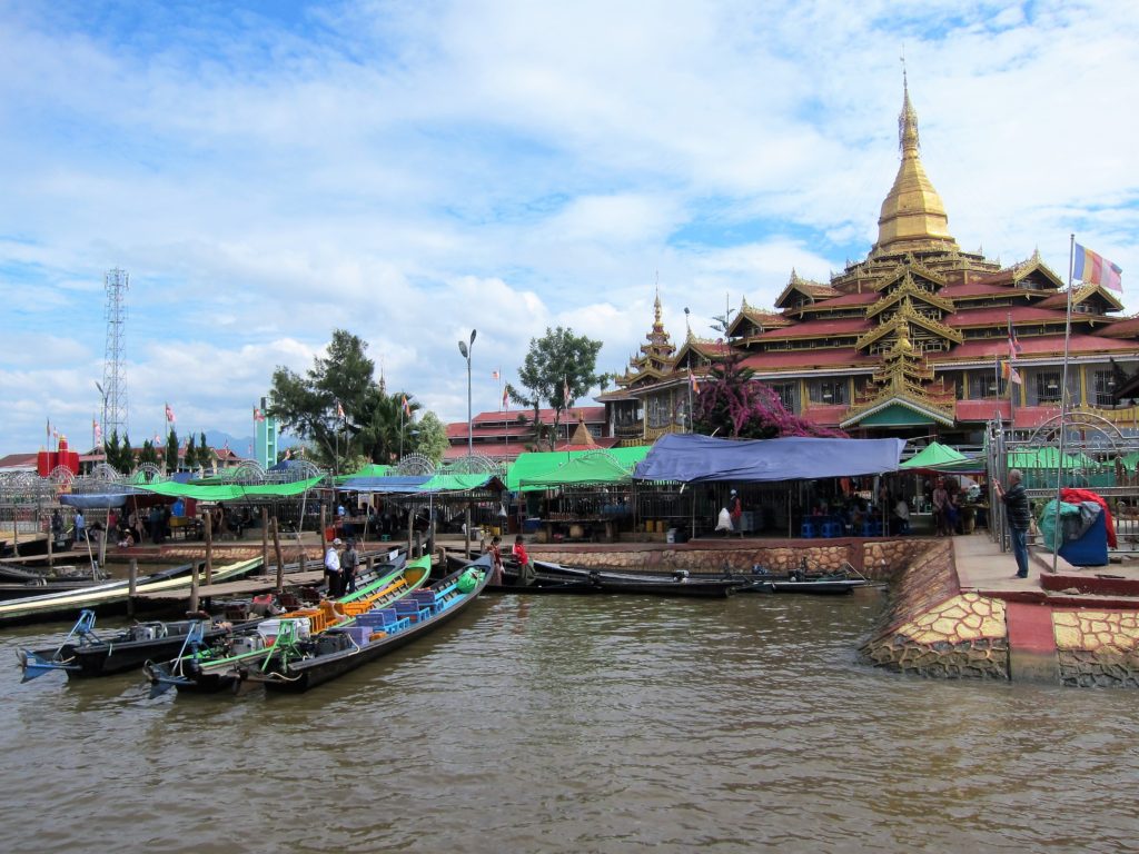 Phaung Daw Oo pagoda - Nyaungshwe